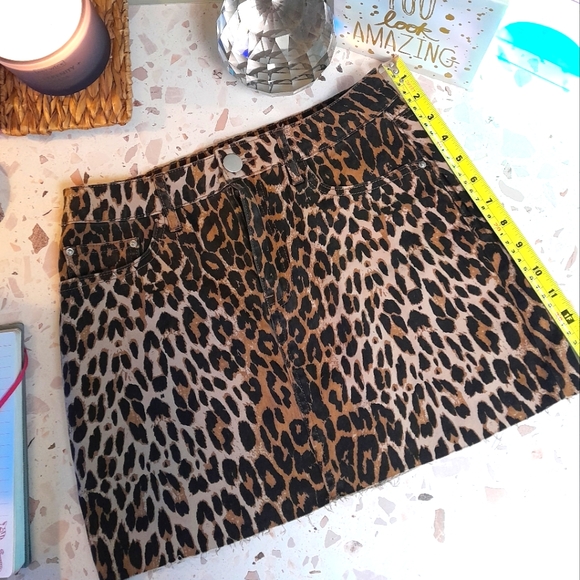 Animal print fabric skirt, size M, Never Worn - Picture 1 of 6